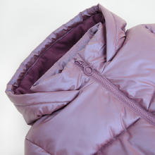                             Metalická zimní bunda s kapucí- fialová                        
