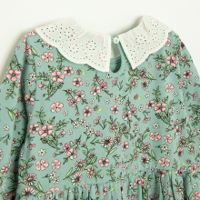                             Květinové šaty s dlouhým rukávem a krajkovým límečkem -zelené                        