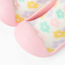                             Ponožkové boty s květinami -krémové                        