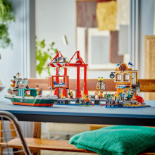                             LEGO® City 60422 Přístav s nákladní lodí                        