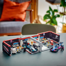                             LEGO® City 60444 Garáž F1® a vozy Mercedes-AMG a Alpine                        